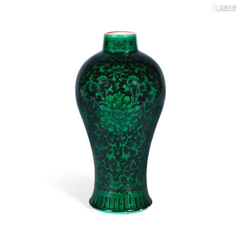 18th century A green and black-enamelled baluster 'lotus' vase