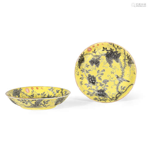 Yongqing Changchun four-character marks, Guangxu A pair of Dayazhai yellow-ground grisaille-enamelled saucer dishes