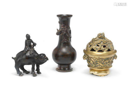 Qing Dynasty A varied group of bronze items