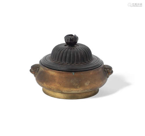 China, Yongshi Zhibao impressed seal mark, 17th/18th century A gilt-bronze incense burner and wood cover