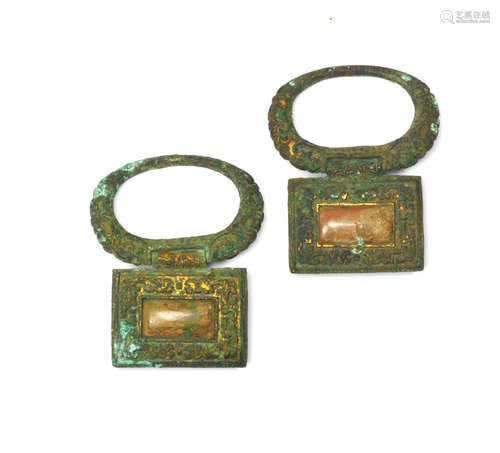 Han Dynasty A pair of hardstone-inset gilt-bronze belt buckles