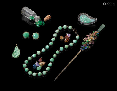 Late Qing Dynasty A seed pearl, tourmaline, jadeite and kingfisher-feather hairpin