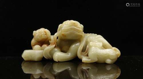 CHINESE JADE CARVED FOOLION GROUP