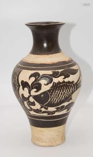 CHINESE PORCELAIN FLOWER VASE