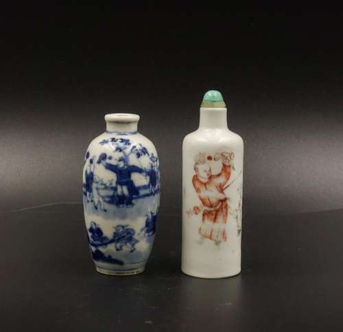 CHINESE TWO PORCELAIN SNUFF BOTTLES