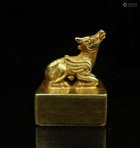 CHINESE GOLD SEAL WITH BEAST ON TOP