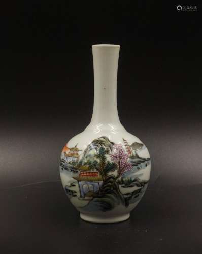 CHINESE FAMILLE ROSE PORCELAIN VASE