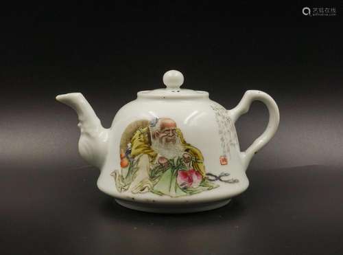 CHINESE QIANJIANG PAINTED PORCELAIN TEA POT