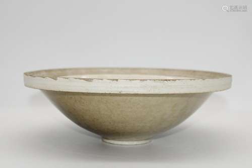 CHINESE DING STYLE PORCELAIN BOWL