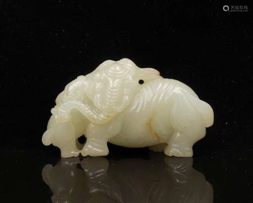 CHINESE JADE CARVED ELEPHANT