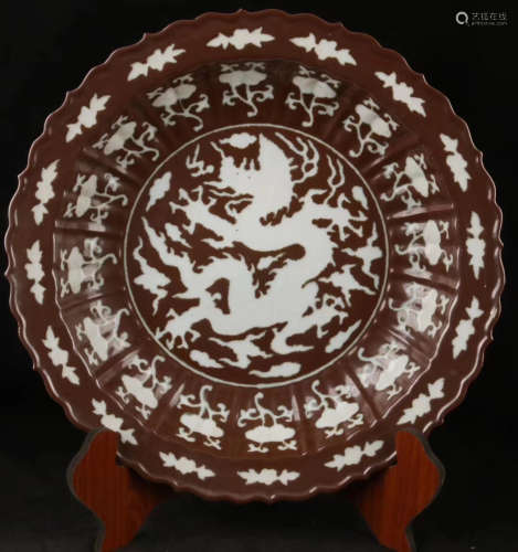 A DRAGON PATTERN SUNFLOWER DESIGN CRIMSON GLAZED PLATE