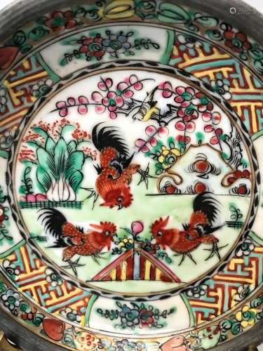 A ROOSTER&FLORAL PATTTERN CANTON ENAMEL PLATE