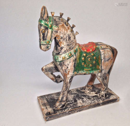 A HORSE DESIGN PAINTING WOODCARVING ORNAMENT