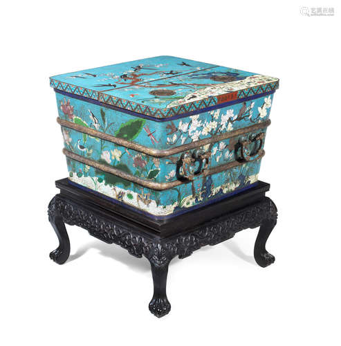 Qianlong six-character mark, 19th/20th century A cloisonné enamel ice-chest and two covers on hardwood stand