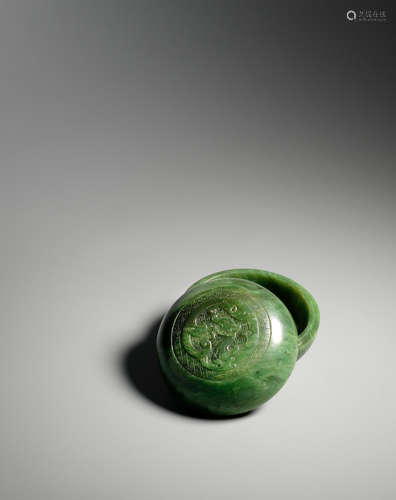 Mid-Qing Dynasty A spinach-green jade box and cover