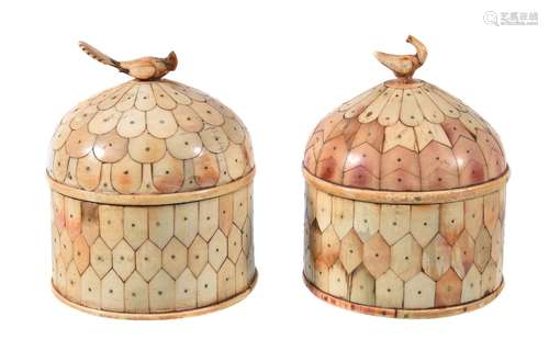 ϒ A pair of Indian ivory veneered turned wood boxes and covers in Mughal taste