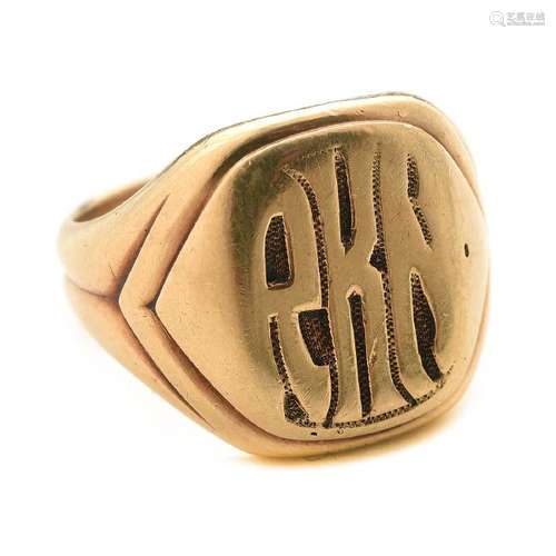 14k Yellow Gold Ring.