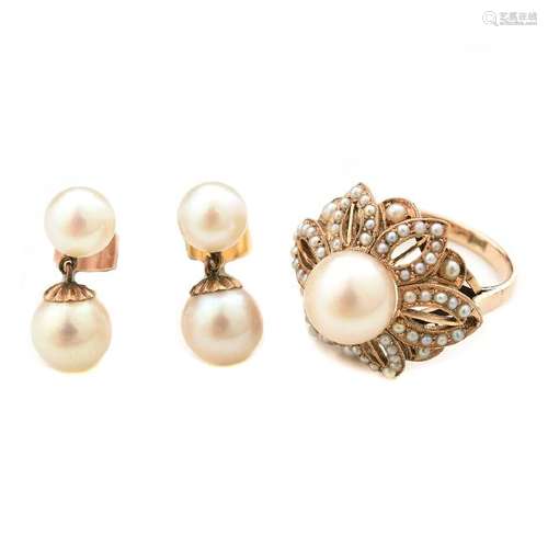 Cultured Pearl, Yellow Gold Jewelry Suite (one pearl