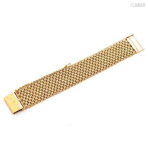 Asian 20k Yellow Gold Bracelet.