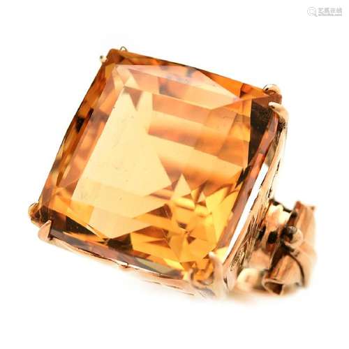 Retro Citrine, 18k Yellow Gold Ring.