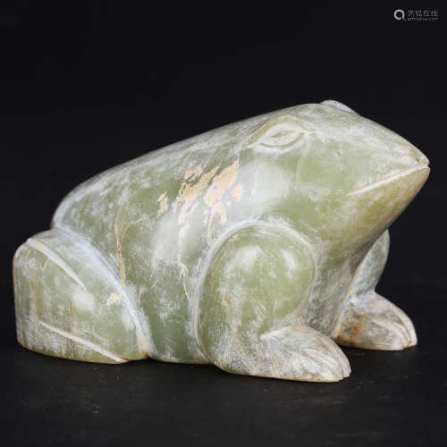 CHINESE ARCHAIC JADE CARVED FROG