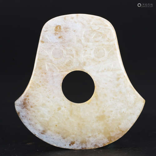 CHINESE ARCHAIC JADE PENDANT