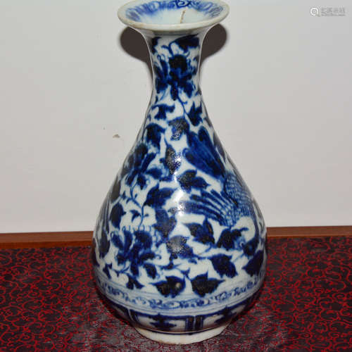 CHINESE BLUE AND WHITE YUHUCHUN VASE