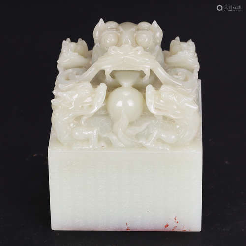 CHINESE ARCHAIC JADE CARVED BEAST SEAL