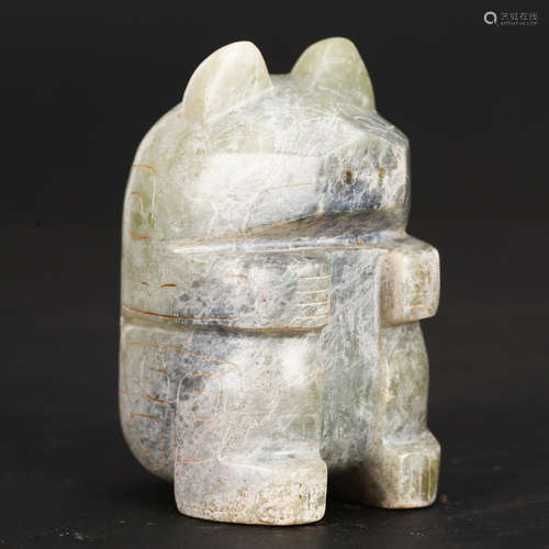 CHINESE ARCHAIC JADE BEAST