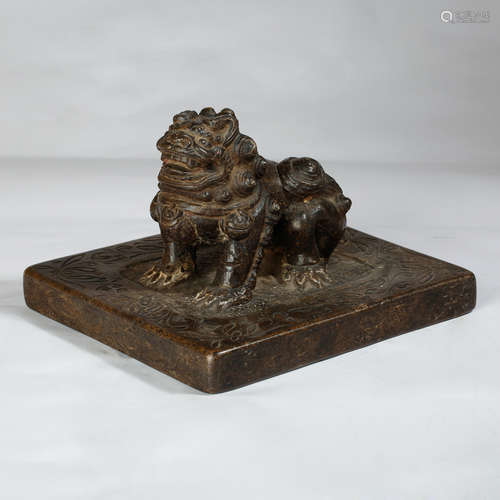 CHINESE STONE CARVED PAPERWEIGHT