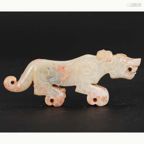 CHINESE ARCHAIC JADE BEAST PENDANT