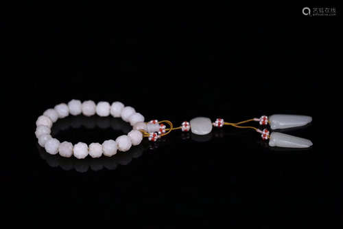 A OLD HETIAN JADE BEADS STRING BRACELET