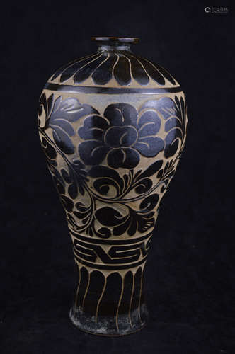 A CIZHOUYAO INCISED FLORAL PATTERN MEI VASE