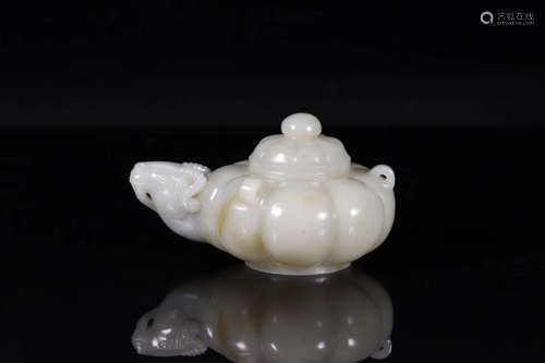 A MELON SHAPED HETIAN JADE POT