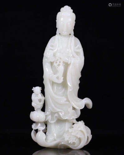 A OLD HETIAN JADE CARVED GUANYIN FIGURE