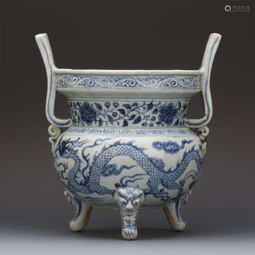 CHINESE PORCELAIN BLUE AND WHITE DRAGON TRIPLE FEET CENSER