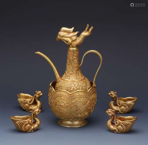 A SET OF CHINESE GILT SILVER PHOENIX KETTEL AND CUPS