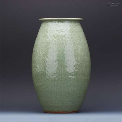 CHINESE PORCELAIN CELADON GLAZE JAR