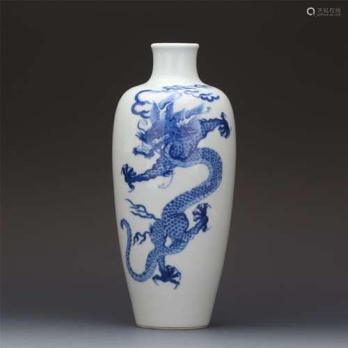 CHINESE PORCELAIN BLUE AND WHITE DRAGON VASE