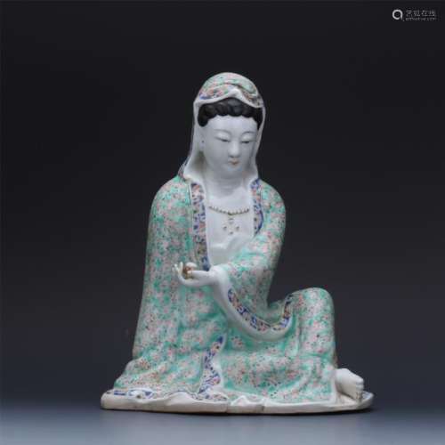 CHINESE PORCELAIN FAMILLE ROSE SEATED GUANYIN