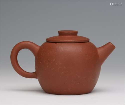 CHINESE YIXING ZISHA CLAY TEA POT