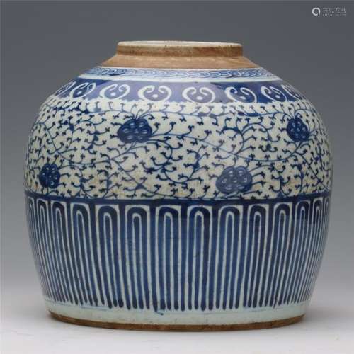 CHINESE PORCELAIN BLUE AND WHITE JAR