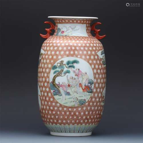 CHINESE PORCELAIN FAMILLE ROSE FIGURES VASE