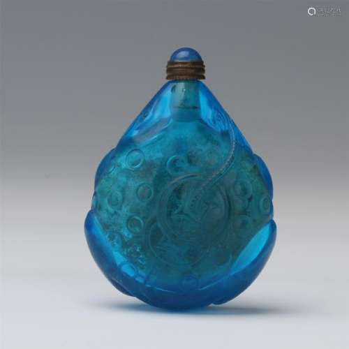 CHINESE BLUE PEKING GLASS SNUFF BOTTLE