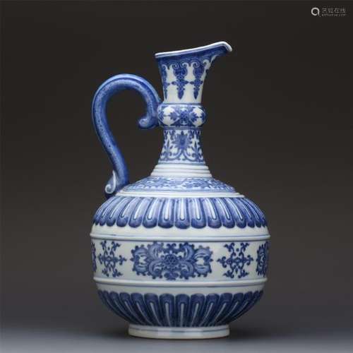 CHINESE PORCELAIN BLUE AND WHITE FLOWER KETTLE