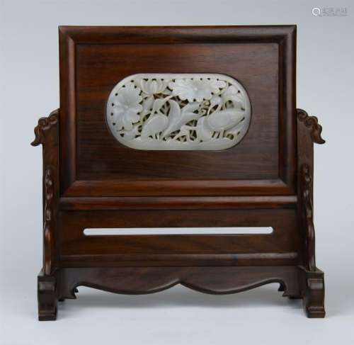 CHINESE WHITE JADE PLAQUE INLAID ROSEWOOD TABLE SCREEN