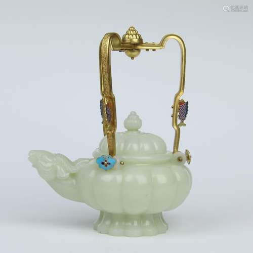 CHINESE JADE RAM HEAD KETTLE WITH GILT BRONZE HANDLE