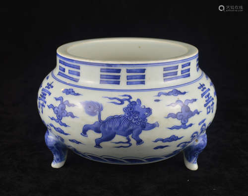 A BLUE AND WHITE BEAST PATTERN TRIPOD CENSER