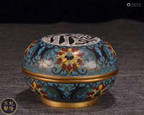 A CLOISONNE FLORAL PATTERN BOX