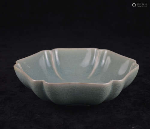 A RUYAO FLORAL RIM WASHER